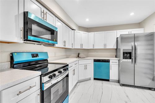 305-3360 Spanish Moss Ter, Lauderhill, FL, 33319-5008 | Card Image