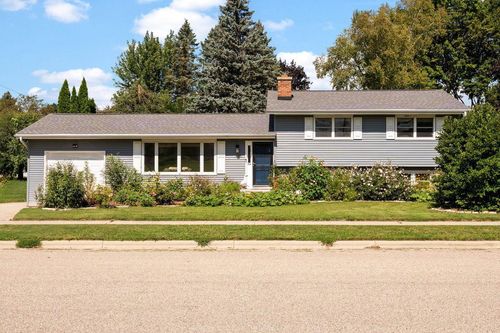 320 W Elm Street, SUN PRAIRIE, WI, 53590 | Card Image