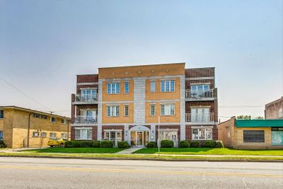 1W - 9107 W Grand Avenue, Condo with 2 bedrooms, 1 bathrooms and 1 parking in Franklin Park IL | Image 1