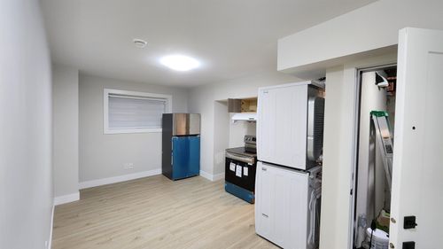 8323 14th Ave, Burnaby, BC, V3N2C2 | Card Image