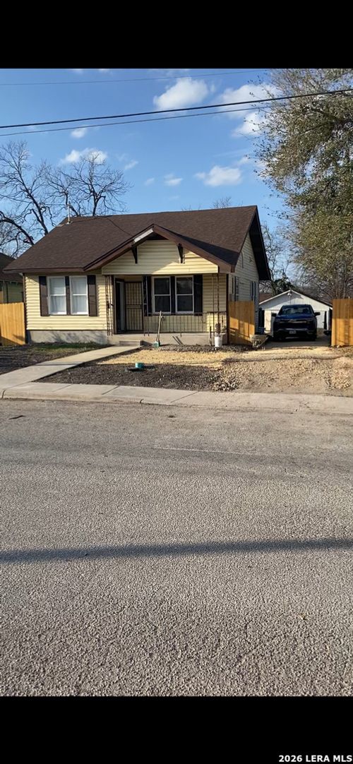 637 Canton, San Antonio, TX, 78202-3106 | Card Image