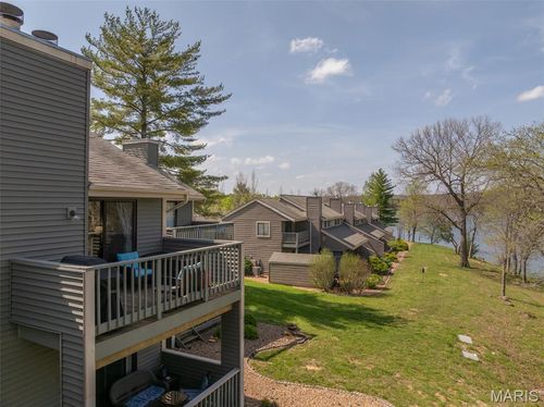 124 Geneva Cove Dr, Innsbrook, MO, 63390-6580 | Card Image