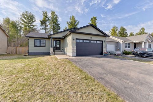 43 Dustin Dr, Petawawa, ON, K8H0G3 | Card Image