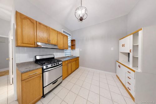 apt-2l-787 Woodward Ave, Ridgewood, NY, 11385-3850 | Card Image