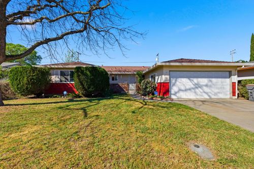 1426 Auburn Way, Woodland, CA, 95695-5514 | Card Image