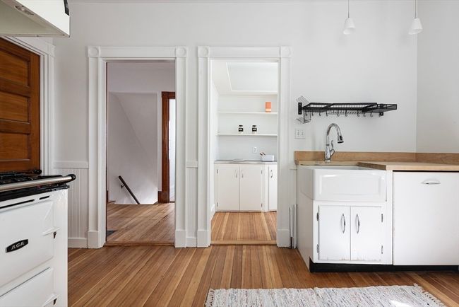 2 - 9 Charnwood Rd, Condo with 4 bedrooms, 2 bathrooms and 2 parking in Somerville MA | Image 11