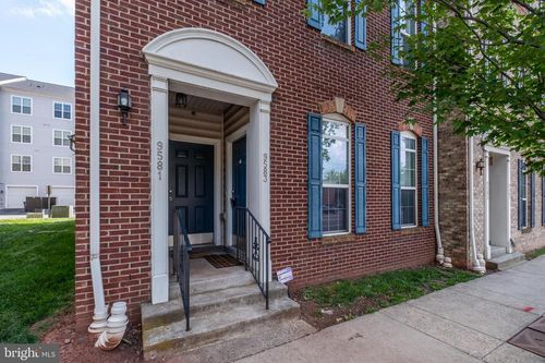 9583 Center St, MANASSAS, VA, 20110-5557 | Card Image