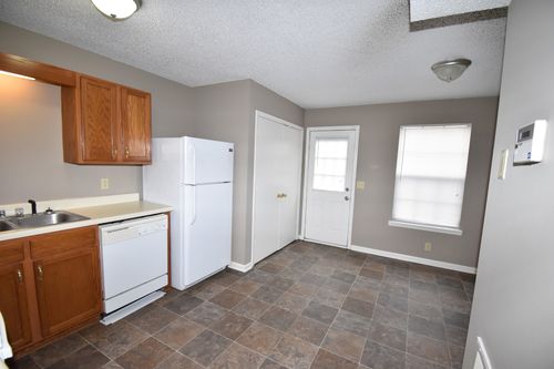 3-107 Ballygar St, Clarksville, TN, 37043-2802 | Card Image