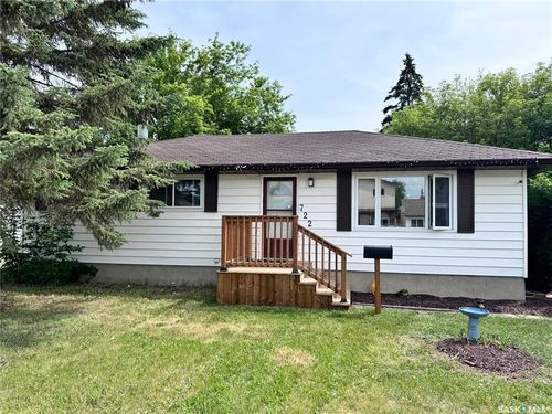 722 Weldon Ave, Saskatoon, SK, S7M2V2 | Card Image