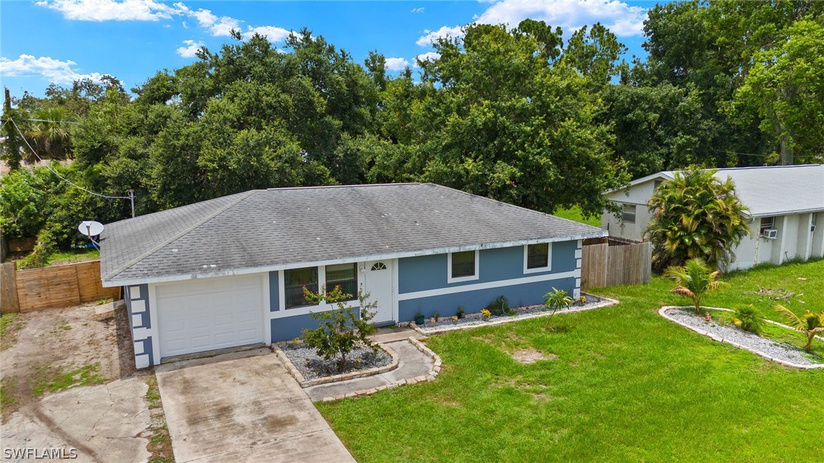 5th St, Fort Myers, FL 33905