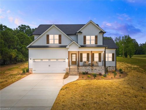 303 Country Club Dr, Stoneville, NC, 27048-8415 | Card Image