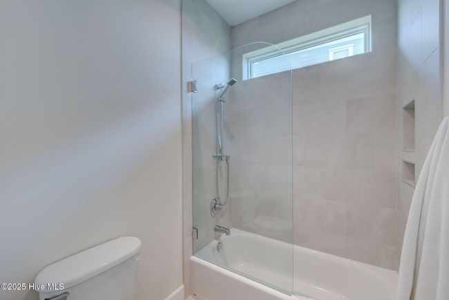 Bathroom 2 | Image 52