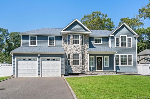 225 Old Commack Rd, Kings Park, NY, 11754-3522 | Card Image
