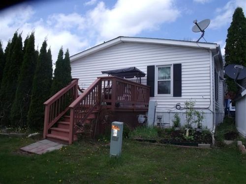 48606 Lakeview Cir, Shelby Township, MI, 48317-2745 | Card Image