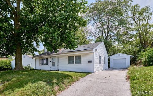 1004 Saint Ferdinand St, Florissant, MO, 63031-2934 | Card Image