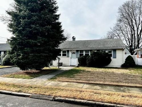 180 Elmwood St, Valley Stream, NY, 11581-2636 | Card Image