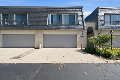 4042-4042 Trafalgar Ln, Oak Lawn, IL, 60453-3313 | Card Image