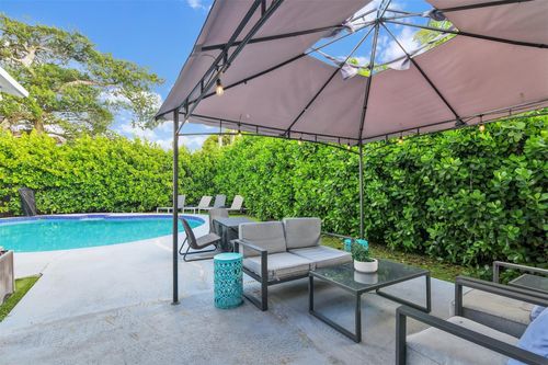 214 Se 6th St, Dania Beach, FL, 33004-4148 | Card Image