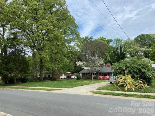 3218 Driftwood Dr, Charlotte, NC, 28205-6508 | Card Image