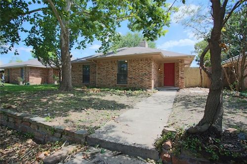 2118 Falcon Ridge Dr, Carrollton, TX, 75010-4105 | Card Image