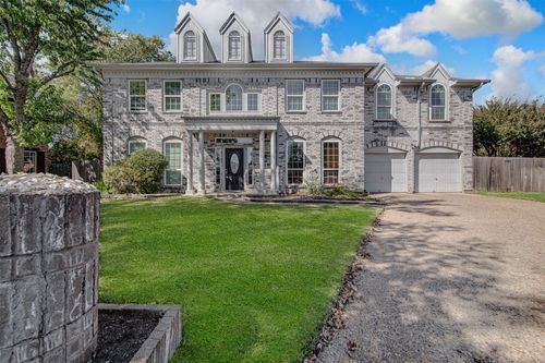 2703 Kingswood Ct, Arlington, TX, 76001-8110 | Card Image