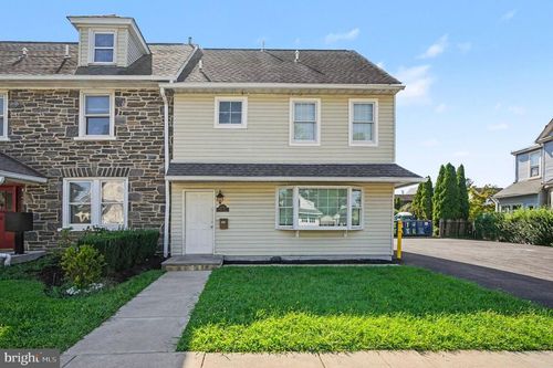 rear-812 Darby Rd, HAVERTOWN, PA, 19083-4607 | Card Image
