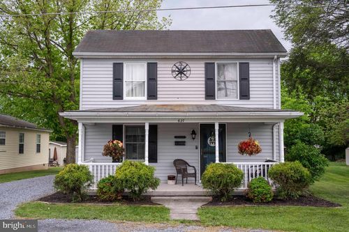 627 Ash St, STRASBURG, VA, 22657-2028 | Card Image