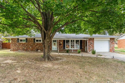 325 N Van Buren St, Trenton, IL, 62293-1039 | Card Image