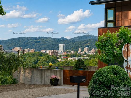 220 Riverview Dr, Asheville, NC, 28806-4403 | Card Image