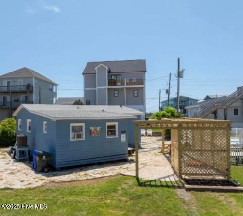 610 S Topsail Dr, Surf City, NC, 28445-6735 | Card Image