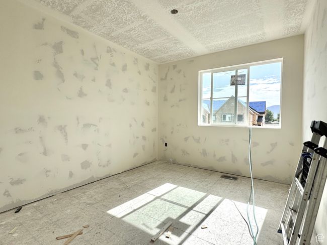 View of empty room | Image 22