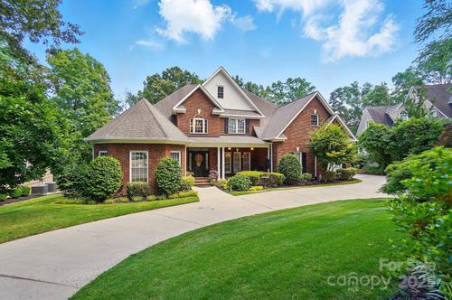 5718 Bardsey Ct, Matthews, NC, 28104-0645 | Card Image