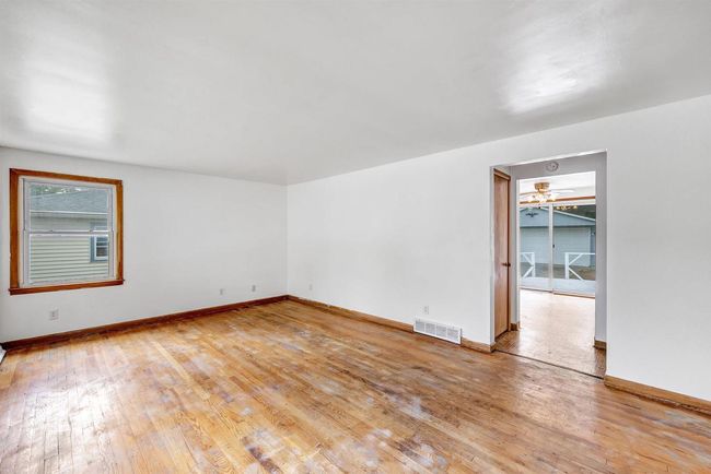 1597 Westfield Avenue, House other with 2 bedrooms, 1 bathrooms and null parking in GREEN BAY WI | Image 5