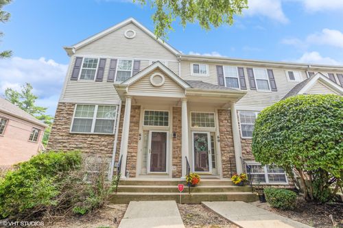 60 Emma Ct, Palatine, IL, 60067-9402 | Card Image