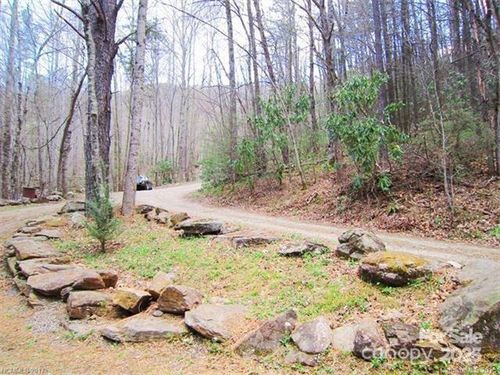 2-165#2 Wagon Wheel Way, Canton, NC, 28716-9231 | Card Image