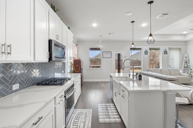 6205 Kent Ln, House other with 4 bedrooms, 4 bathrooms and null parking in Aubrey TX | Image 11