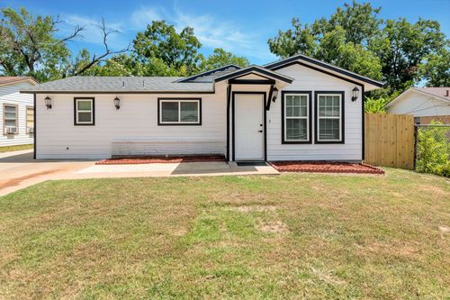 1305 Hadley Dr, Arlington, TX, 76011-4711 | Card Image