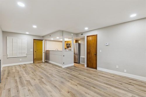 2920 Colonial Ln, Edmond, OK, 73013-6477 | Card Image