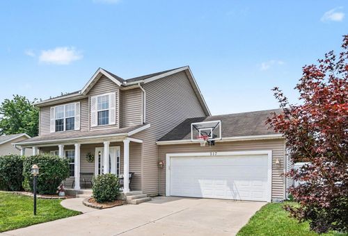 517 Shepherds Cove Drive, Osceola, IN, 46561-8880 | Card Image