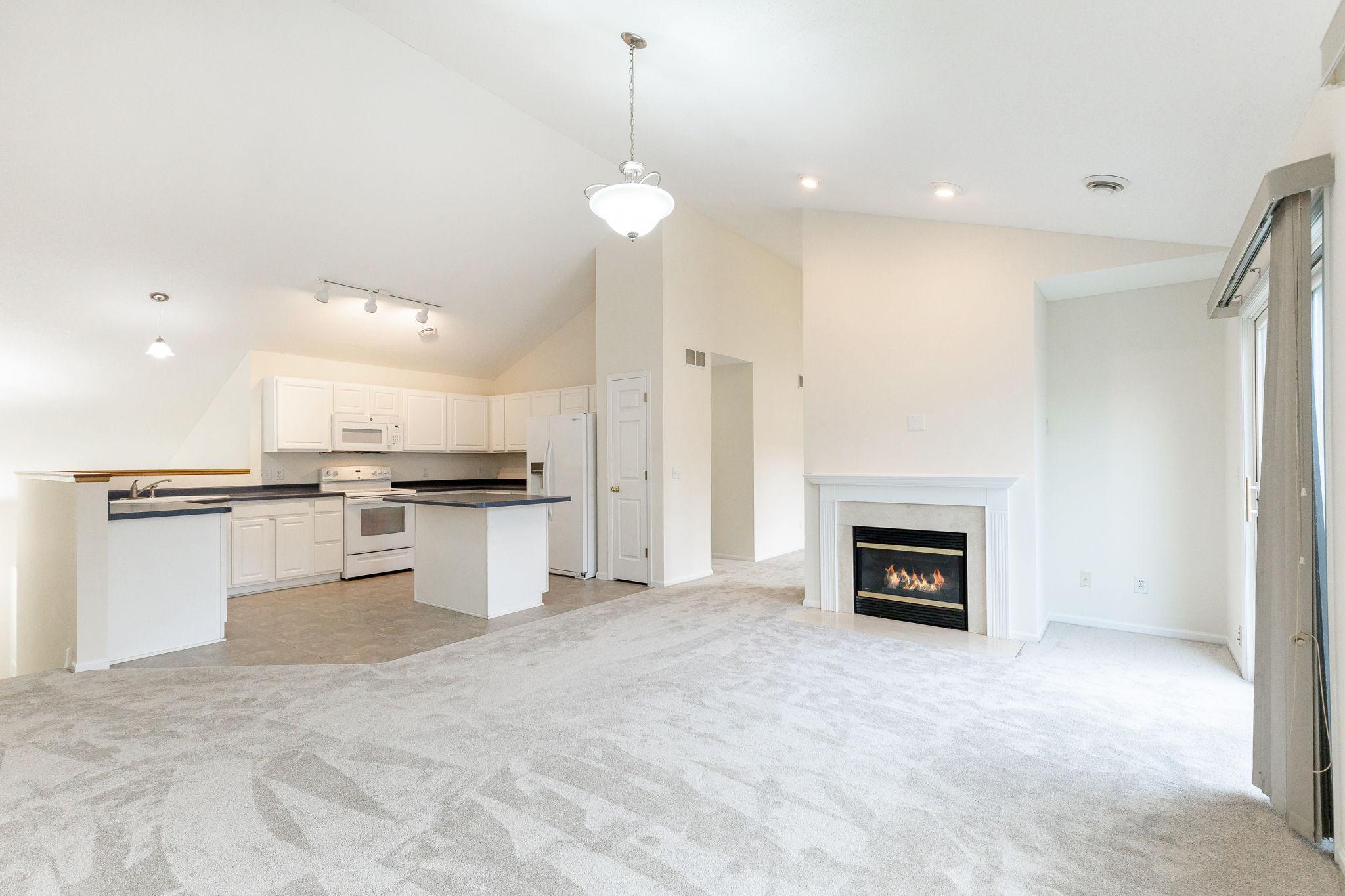 312 15761 France Way, Sold in Apple Valley Zoocasa