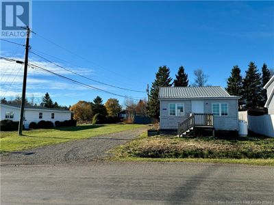 431 Ch De La Côte, House other with 2 bedrooms, 1 bathrooms and null parking in Grande-Digue NB | Image 3