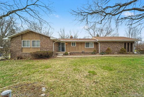 11796 Post Ln, South Lyon, MI, 48178-8130 | Card Image