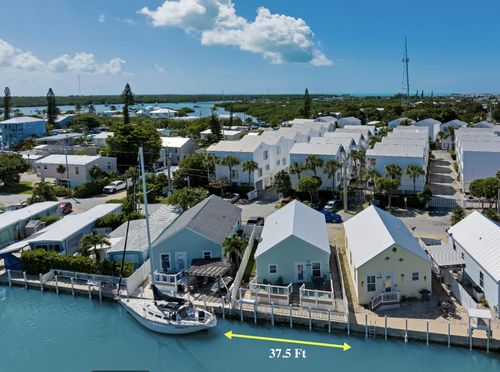 390 25th Street Ocean, Marathon, FL, 33050-2205 | Card Image