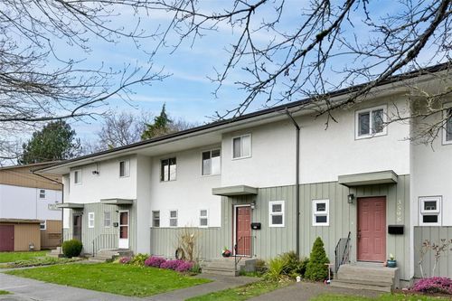 3596 Tillicum Rd, Saanich, BC, V8Z4H4 | Card Image