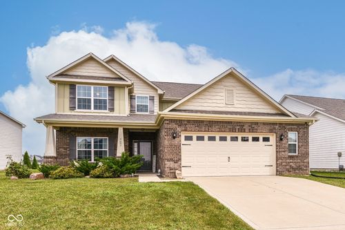 9697 Pica Dr, Fishers, IN, 46040-8302 | Card Image