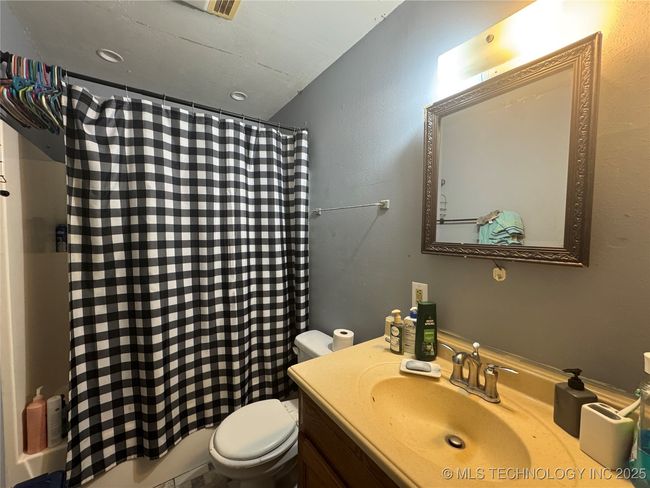 18781 S 526 Rd, House other with 3 bedrooms, 1 bathrooms and null parking in Tahlequah OK | Image 32
