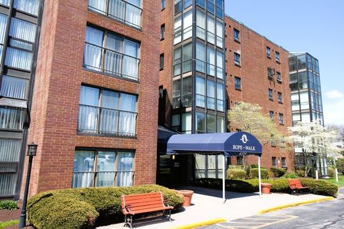 208-4234 N Main St, Fall River, MA, 02720-1704 | Card Image
