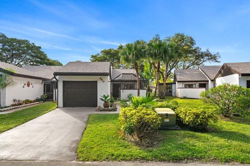 e23-6417 Pinehurst Cir W, Tamarac, FL, 33321-3557 | Card Image