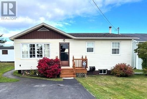 7 Windsor Cres, Stephenville, NL, A2N2L6 | Card Image