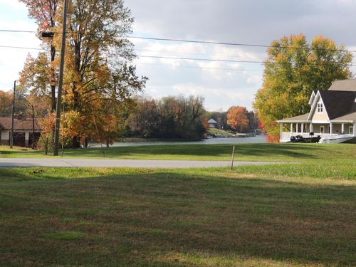 1001 E Allegheny Trl, Greensburg, IN, 47240-7832 | Card Image